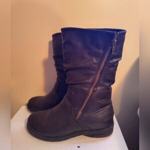 Source Unknown Black Leather Ankle Boots with Side Zipper
